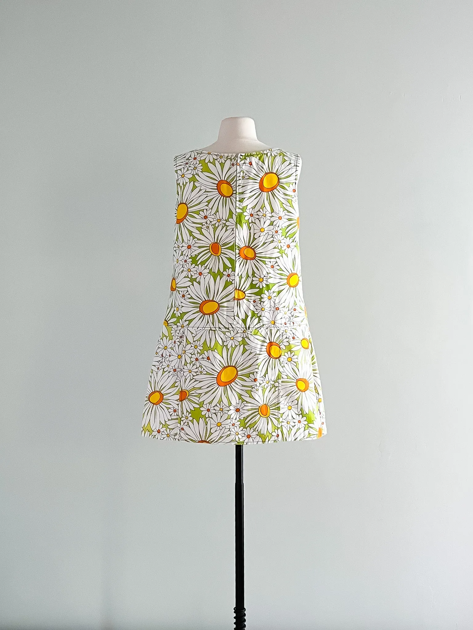 Amazing Daisy Print 1960's Mod Romper Dress / Sz L