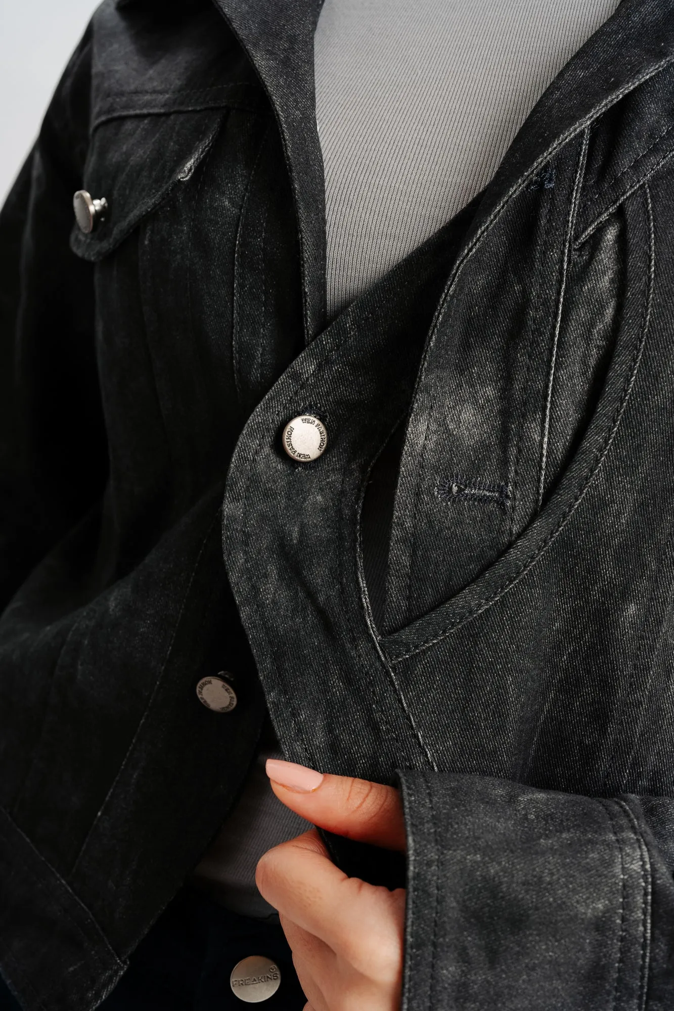 Black Spread Collar Denim Jacket