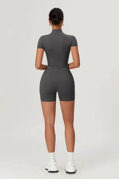 Diamara – Flexible fit – Sleek active romper