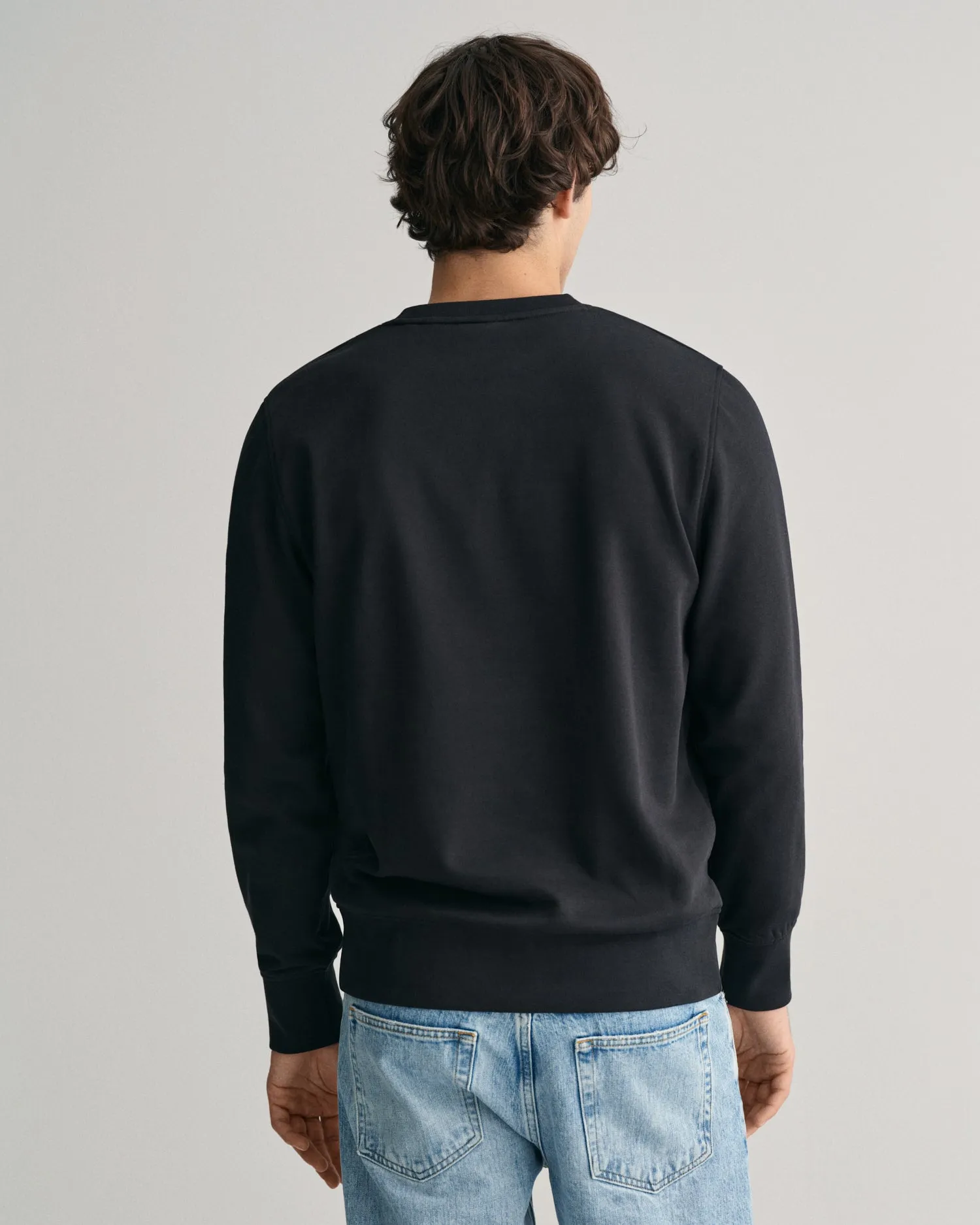 Gant Men Black Solid Round Neck Full Sleeves Sweatshirt