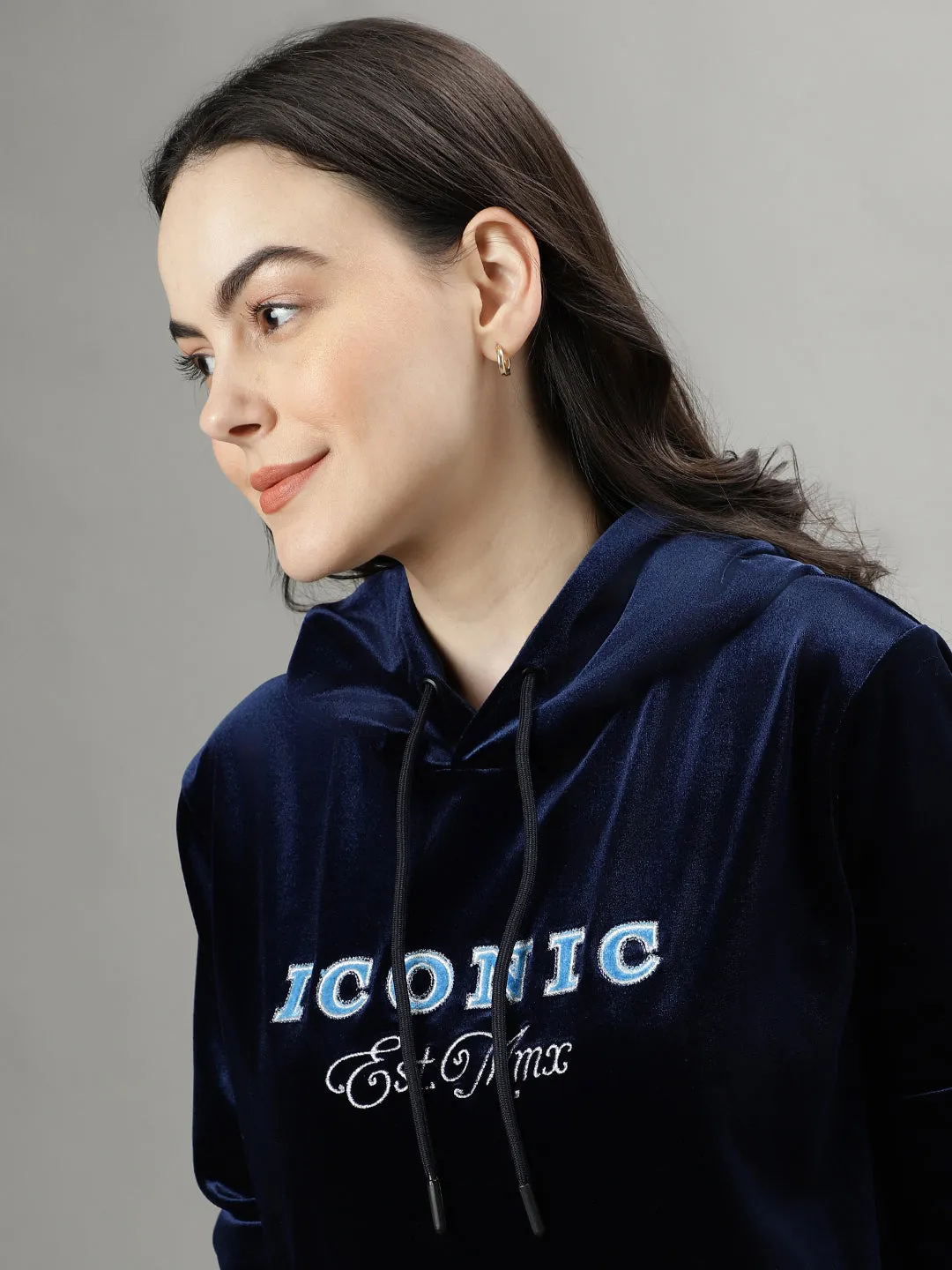 Iconic Women Navy Blue Solid Hooded Full Sleeves Sweatshirt