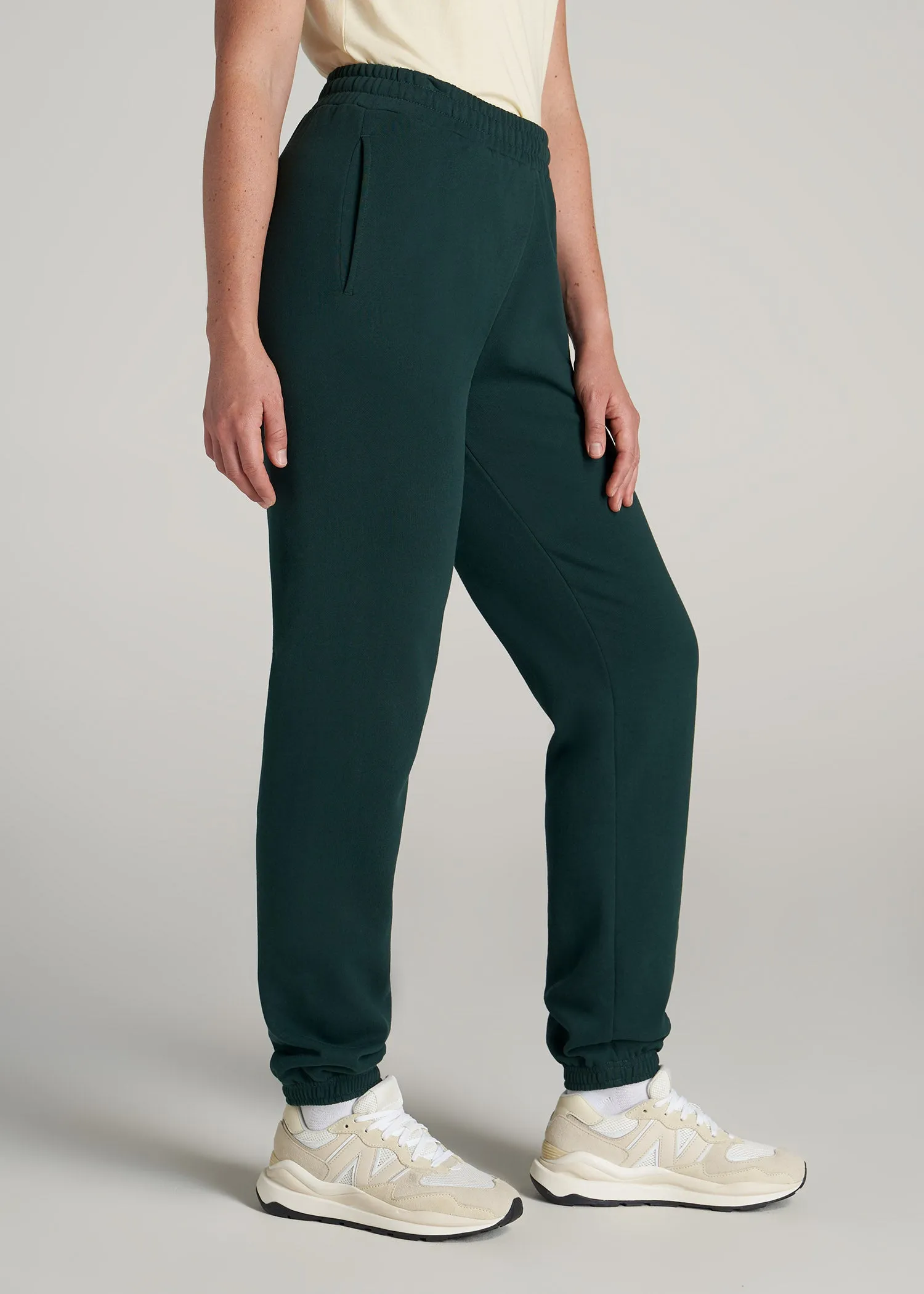 Wearever Fleece Relaxed Women's Tall Sweatpants in Emerald